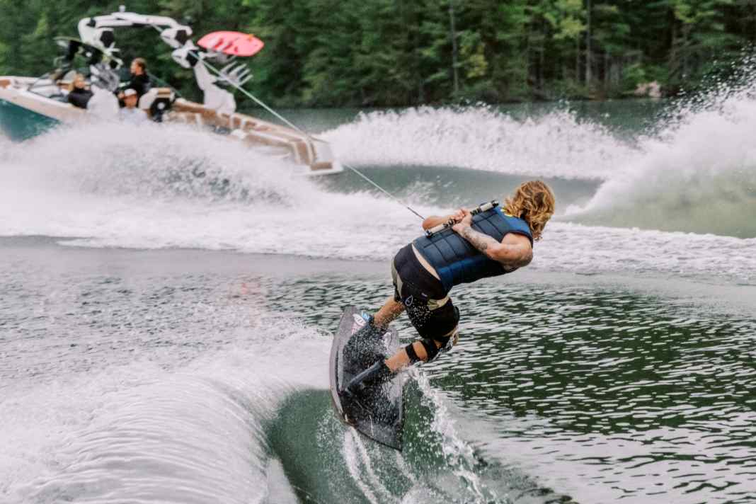 Acht Kriterien, die Sie beim Kauf eines Wakeboards beachten sollten