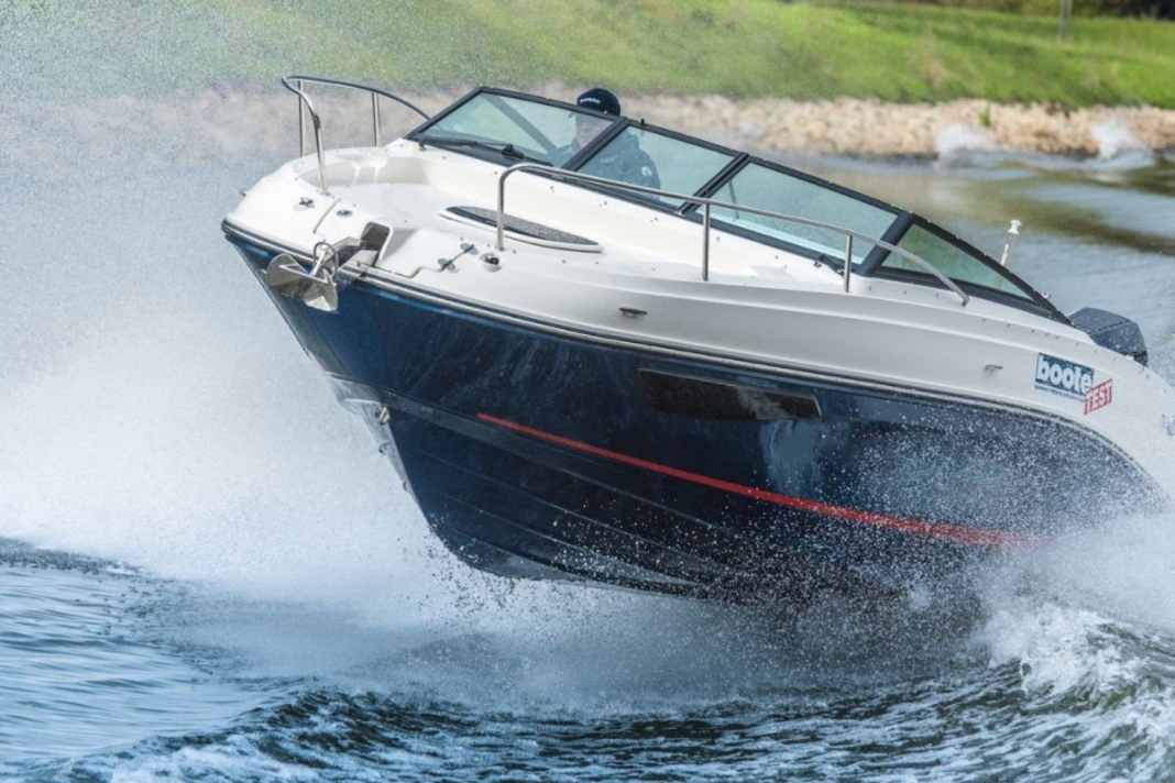 Cuddy Cabin - Sea Ray 230 SSOE