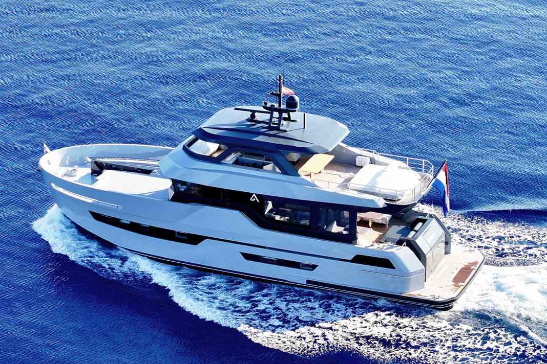 Global Explorer Yacht