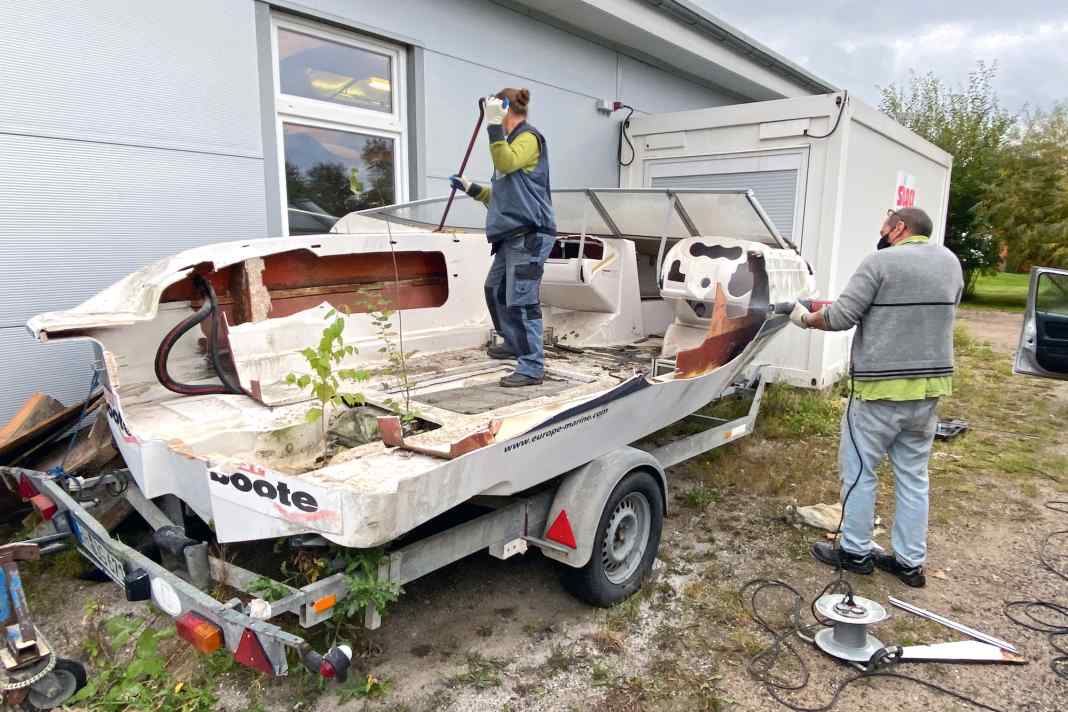 Abwracken – Wie entsorge ich ein GFK-Boot?