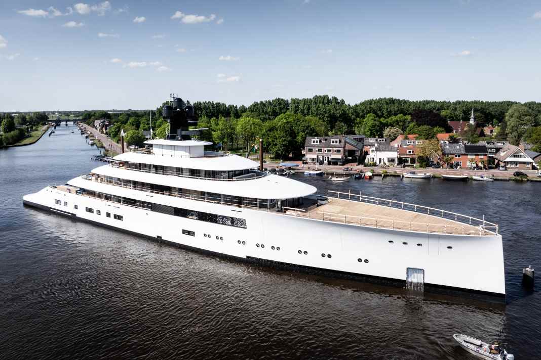 Feadship wassert 100-Meter-Giga