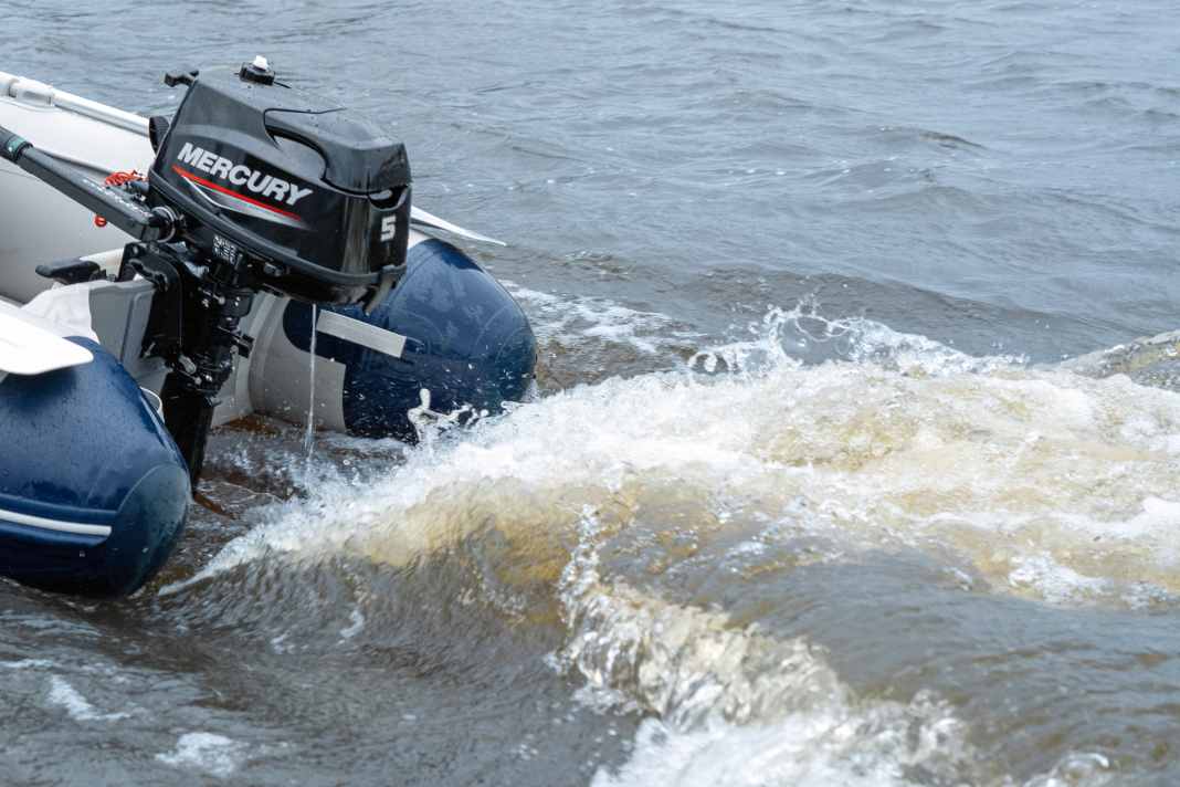 Mehrere Bootsmotoren an der Müritz entwendet