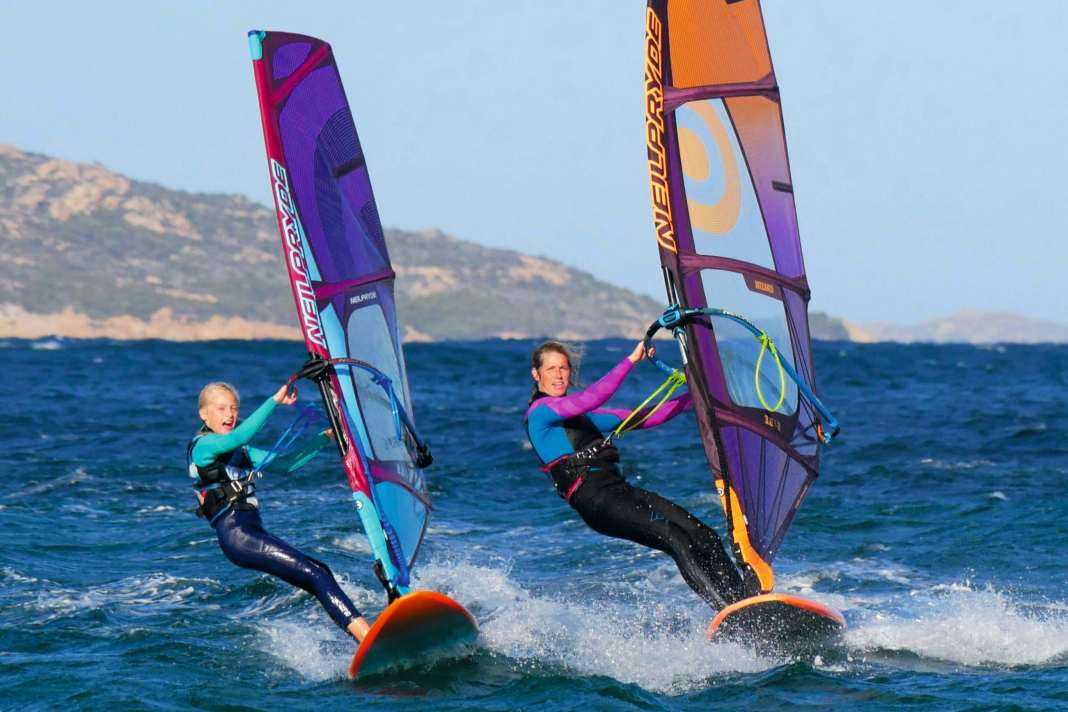 So werden Kinder zu begeisterten Windsurfern