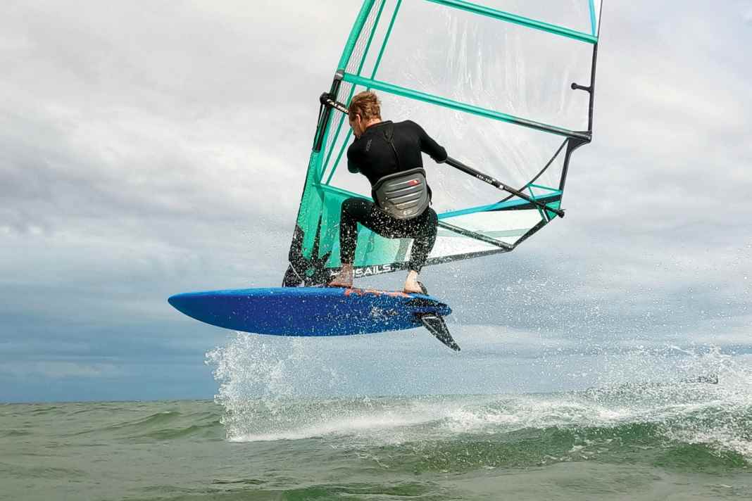 Sechs Freeride-Finnen gegen Seegras im Test