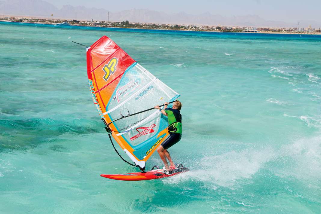 How to master the Duck Jibe