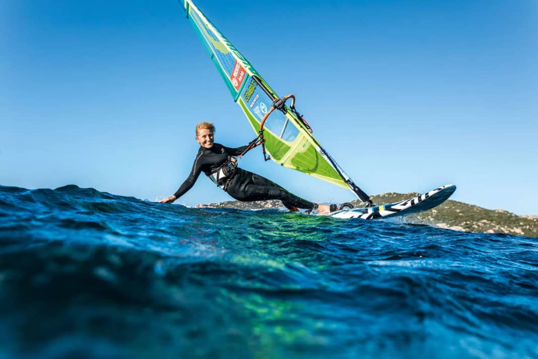 Gleiten & Schlaufen beim Windsurfen – Tipps zu Material und Technik