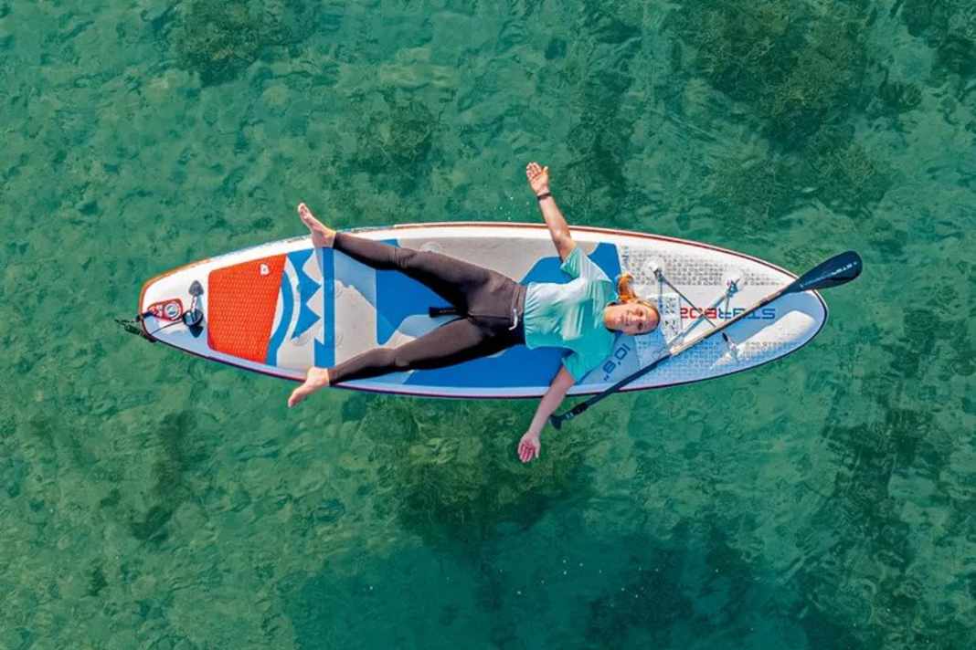Die besten Yoga-Übungen für Einsteiger auf dem SUP