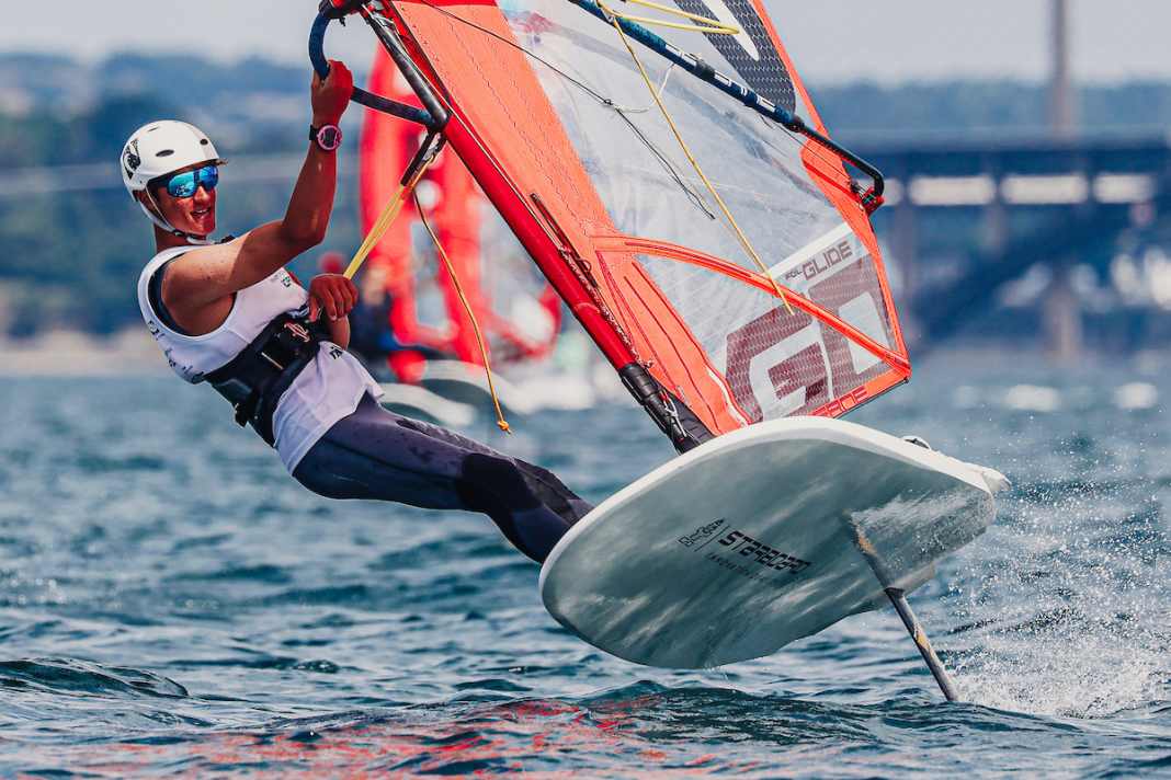 Emma and Moritz Schleicher take part in the Medal Series off Brest