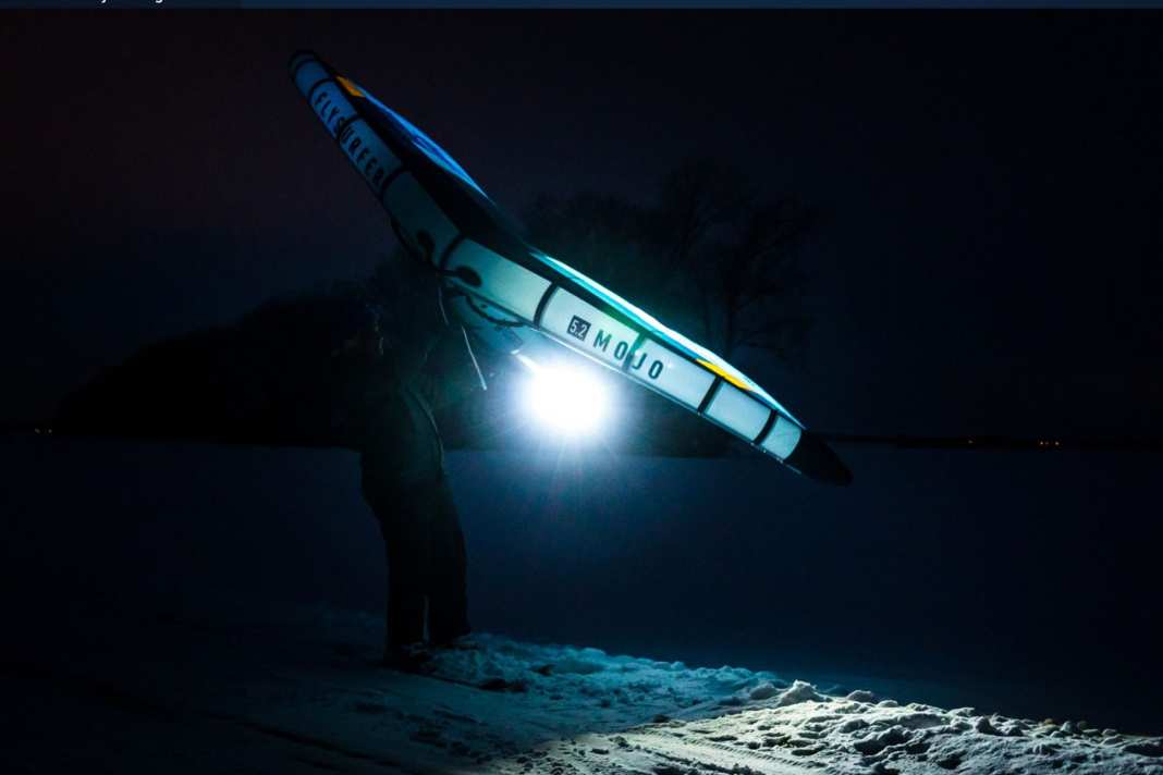 Wingsurfing in winter - fun on ice and snow