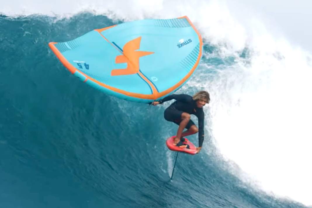 F-One Strike – Actionclip mit Welle und Freestyle