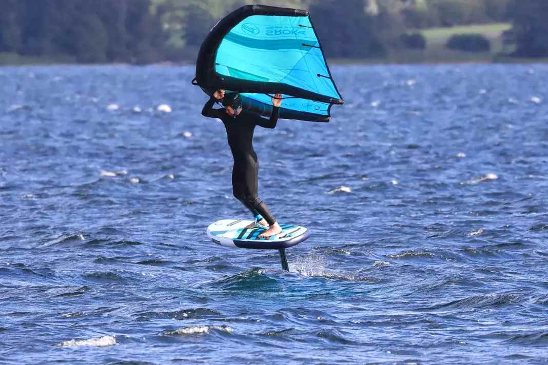 Board + Wing + Foil = 2050 Euro