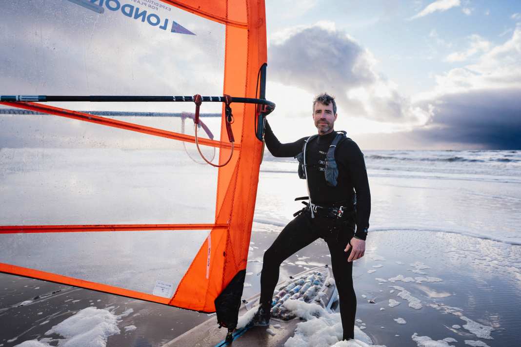Der “Plastic Soup Surfer” Merijn Tinga sticht erneut in See