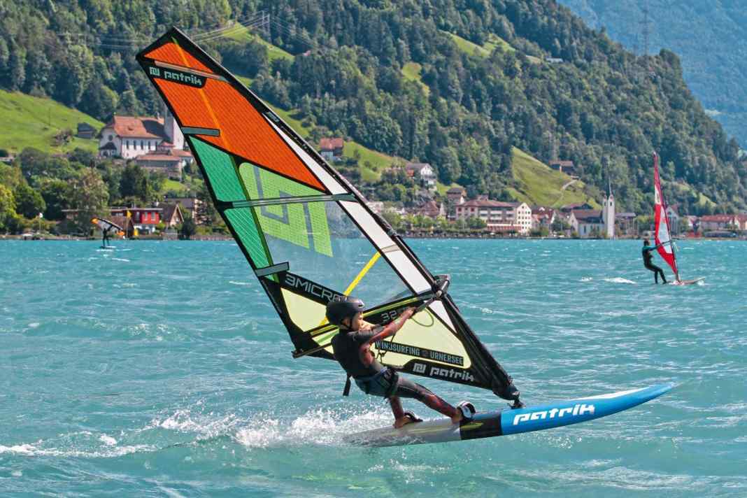 Kinderboard für Gleitsurfen und erste Manöver