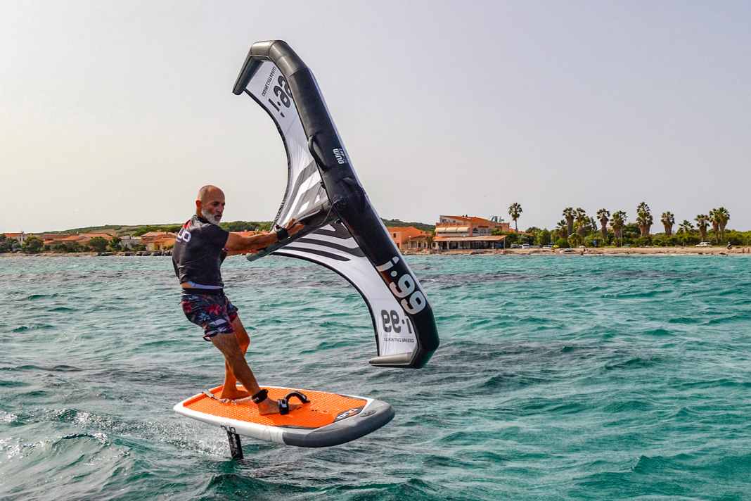 Half solid, half inflatable - the Duo Foiler
