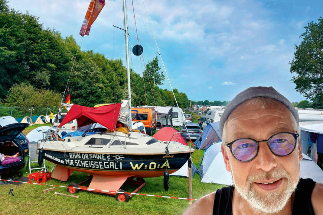Was macht ein Segelboot beim Wacken Open Air?