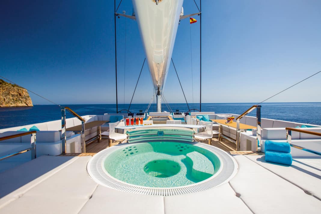 Im Beachclub von „Aquijo“ entspannen