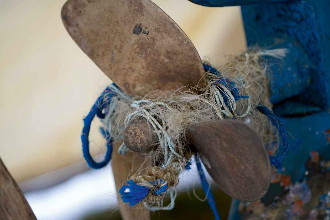 What to do if a line gets caught in the propeller