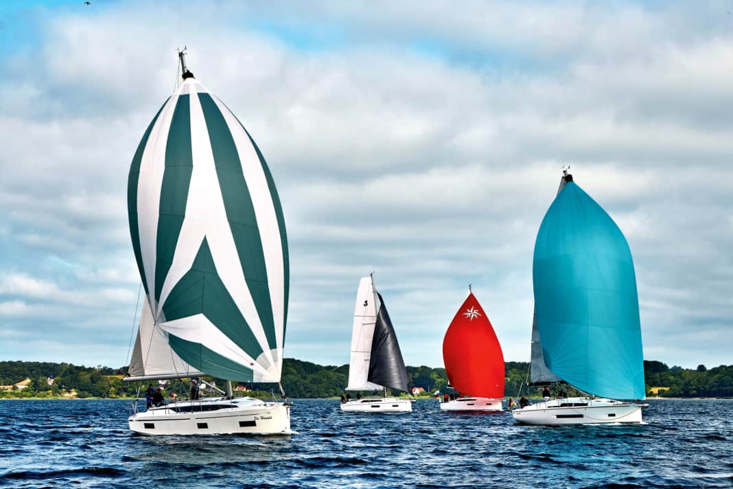 Eleven-metre cruisers compete against each other in the Franco-German summit meeting