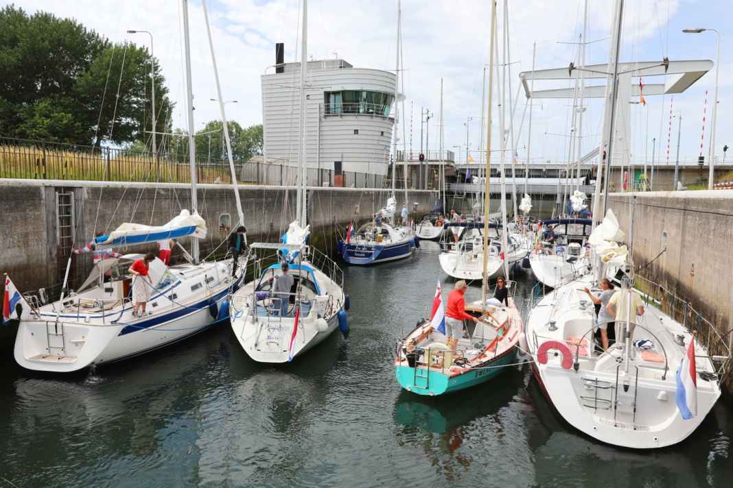 Grevelingen and Veerse Meer - Lock closures
