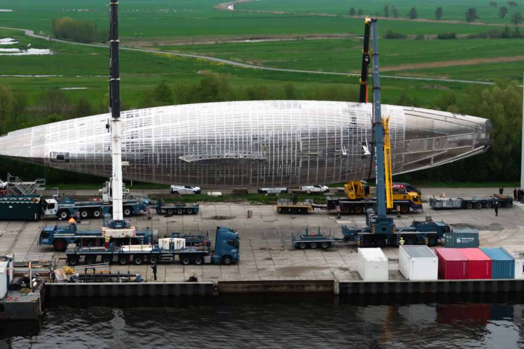 Vitters turns 68-metre hull