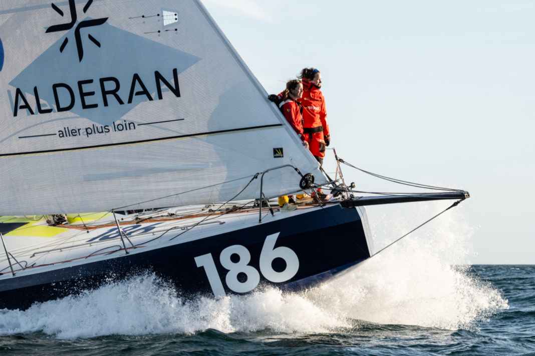 The breakwaters - Beucke with Lanièce on course for the Transat
