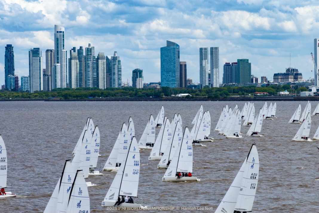 The first female world champion - Laura Grondin wins gold