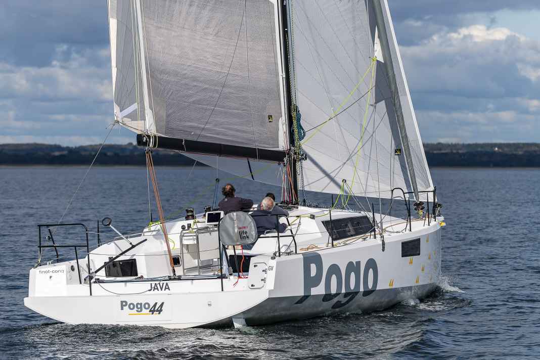 Voile déployée : les premières photos du nouveau Pogo 44