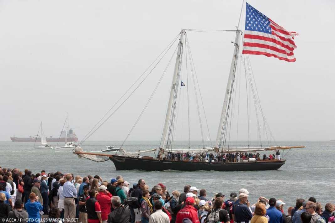 Opening parade without boats