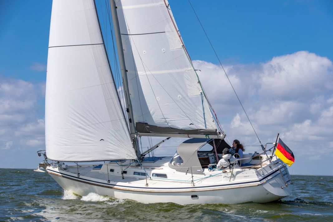Solides Reisen, gediegenes Wohnen im Gebrauchtboot-Test