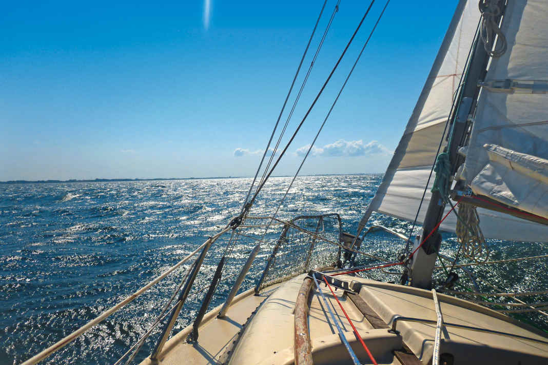 Kleinkreuzer-Törns – kleines Boot auf weitem Meer