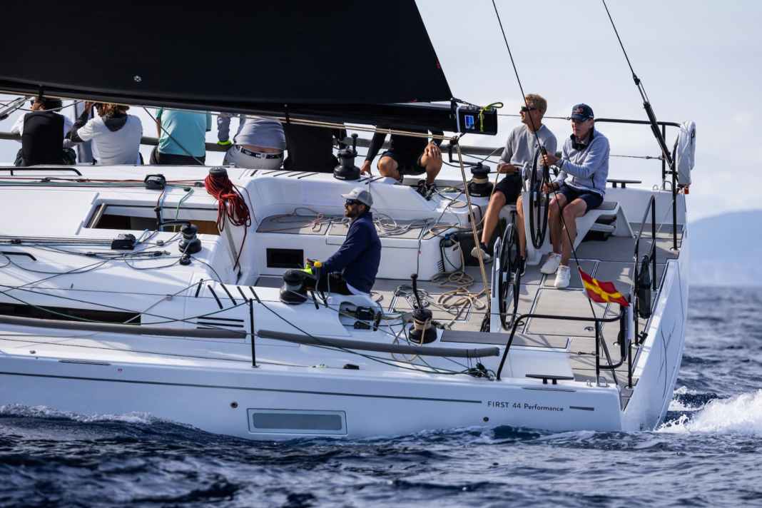 Seven winners for La Larga - Pit Finis' "Alegria" wins her class