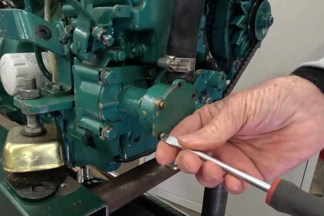 Engine knowledge for maintenance, care and emergency repairs