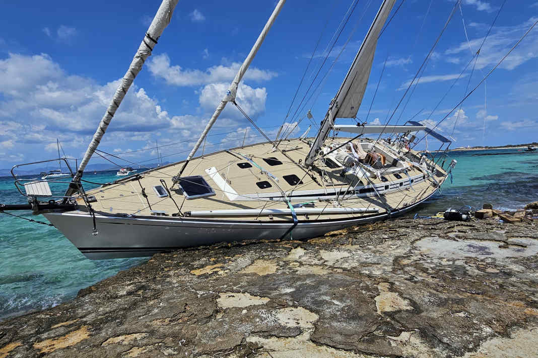 How the yachts are salvaged after the storm