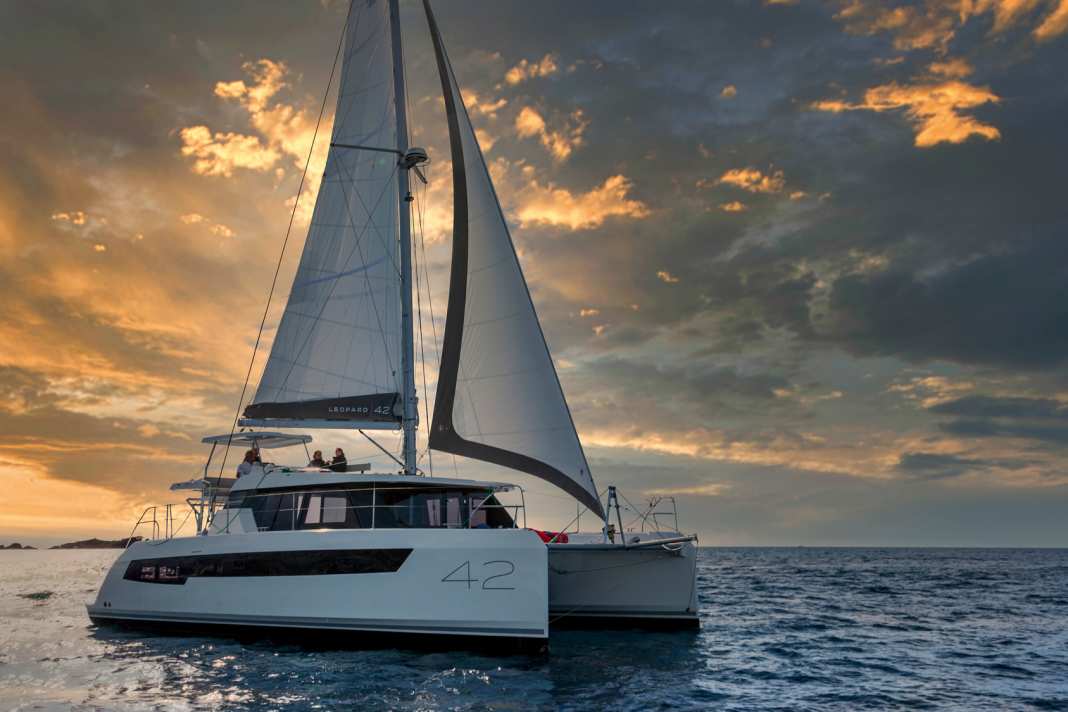 Il catamarano sorprende per le buone caratteristiche di navigazione nel test