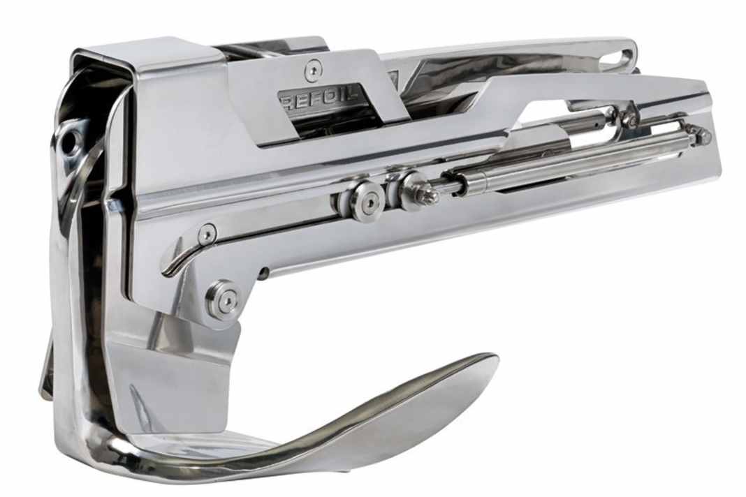 Automatic anchor gallows prevent scratches in the hull