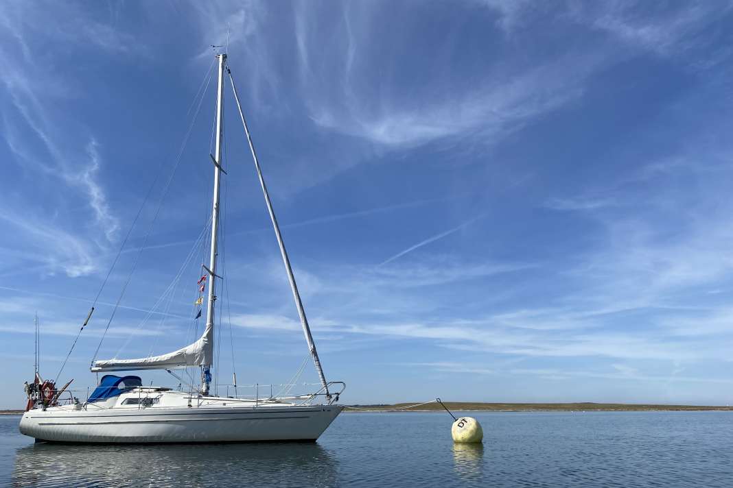 Muring buoys for members only