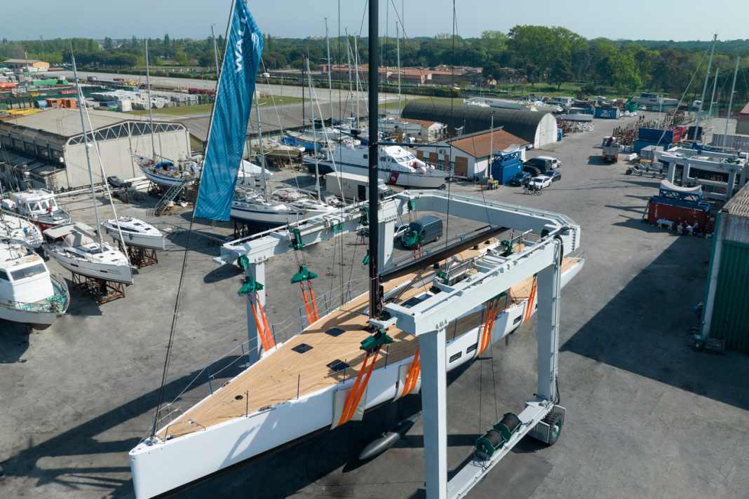 30-Meter-Leichtgewicht mit fast 7 Meter Tiefgang