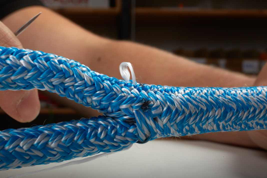 Einen Spleiß in geflochtenem Tauwerk herstellen