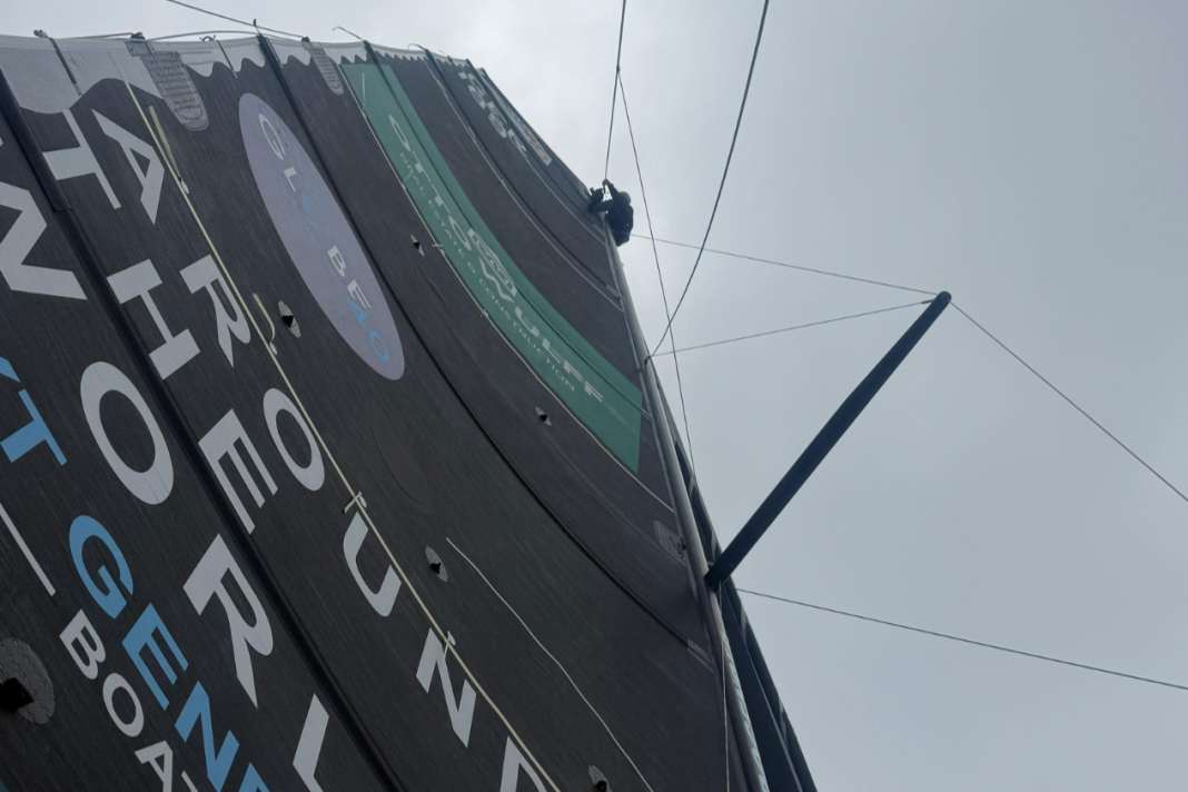 Weekend final thriller in the Indian Ocean - Finch in the mast