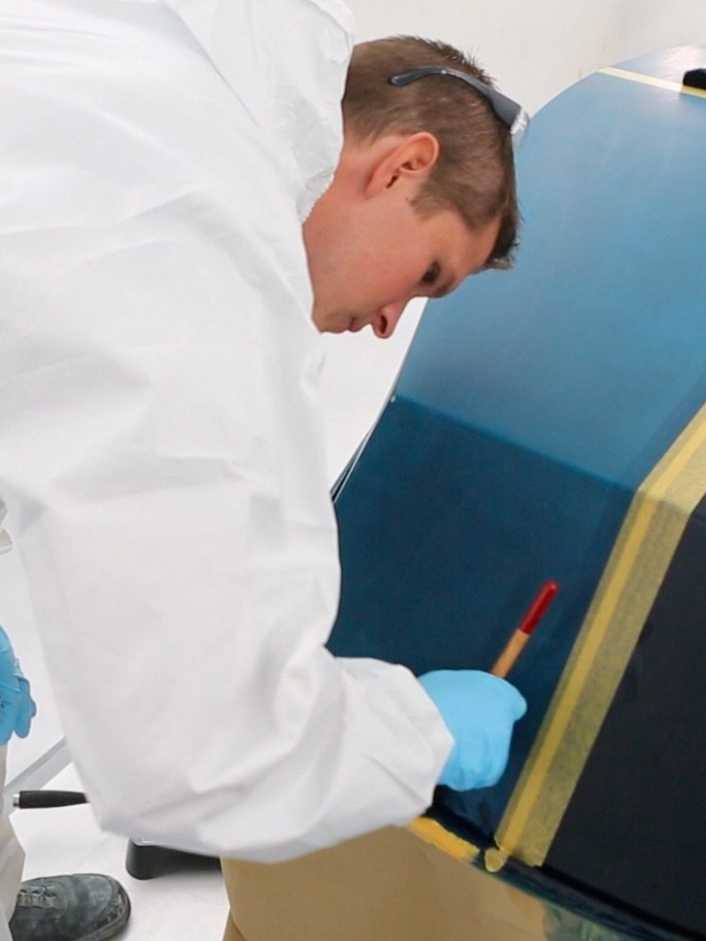 Lackieren mit Pinsel und Rolle - BOOTE-TV: Lackiertipps