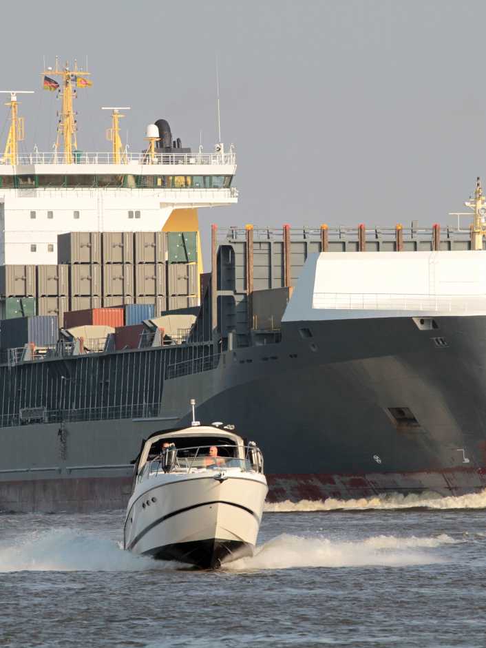 Keeping an overview with AIS - what is important when operating the device