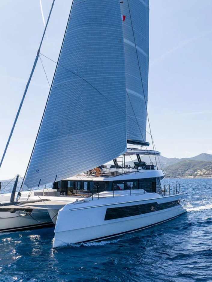 Apartment on carbon hulls