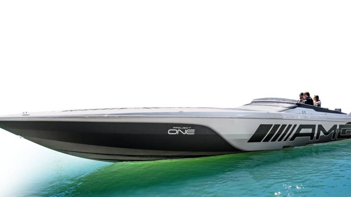 Test: Cigarette Racing 515 Project ONE - High-tech racer | BOOTE