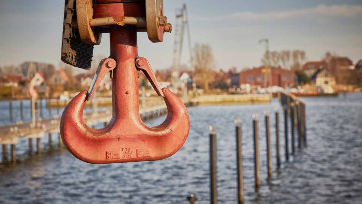 Craning a boat safely: these mistakes can be expensive | BOOTE