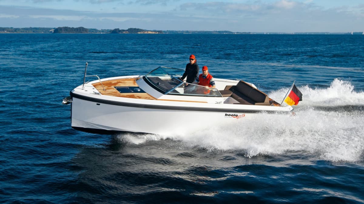 Test: Delta 26 Open - The designer piece from Sweden | BOOTE