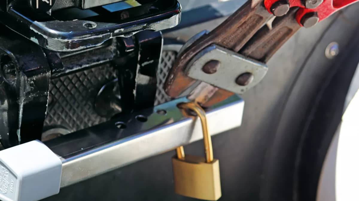 Diebstahl-im-Winterlager-Drei-Au-enborder-in-Laboe-und-Wendtorf-gestohlen-Schaden-von-80-000-Euro