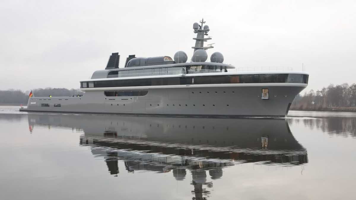 114m-Cosmos: Lürssen-Gigayacht auf Probefahrt | BOOTE