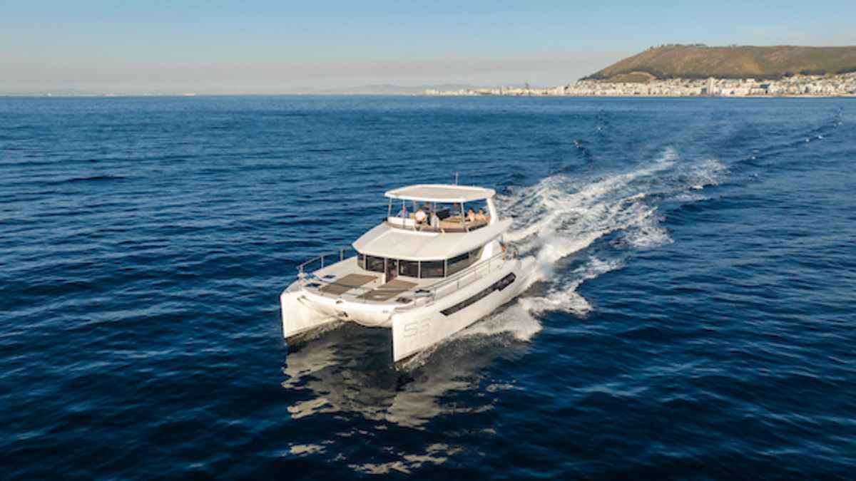 Leopard 53 PC: More comfort on two hulls | BOOTE