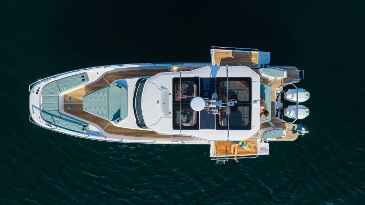 Nimbus Sport Tender 35, вид сверху: планировка палубы