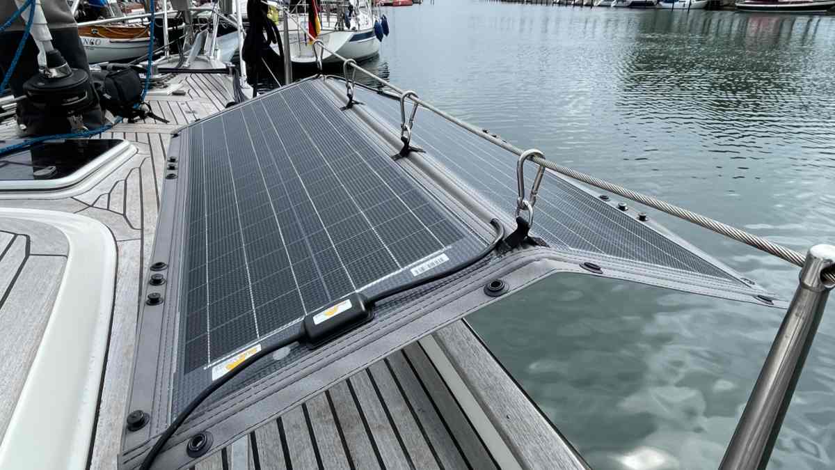Power supply: Solar panels from SunWare for easy installation | BOOTE